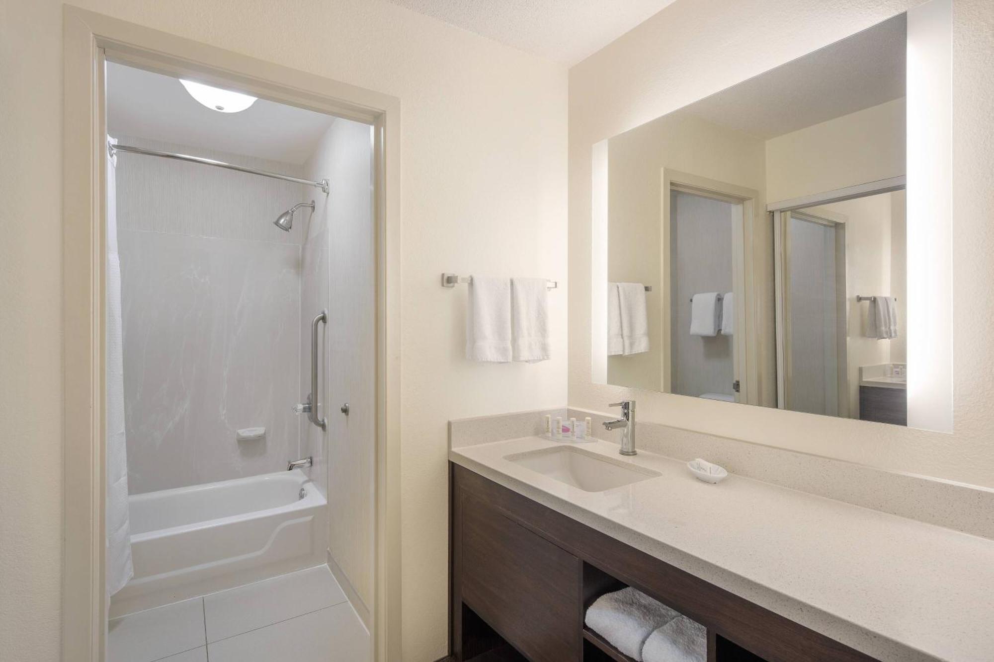 Residence Inn Indianapolis Airport Buitenkant foto
